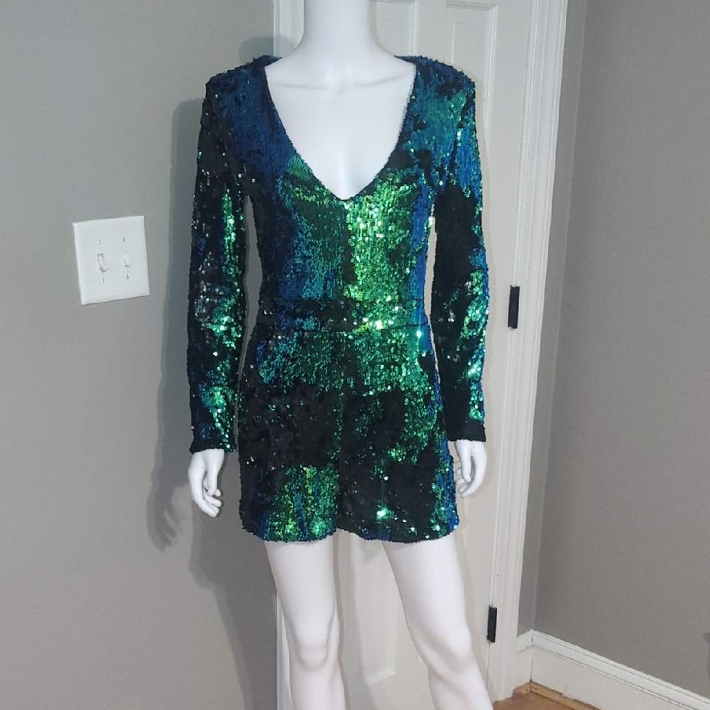 Sequin V-Neck Long Sleeve Romper